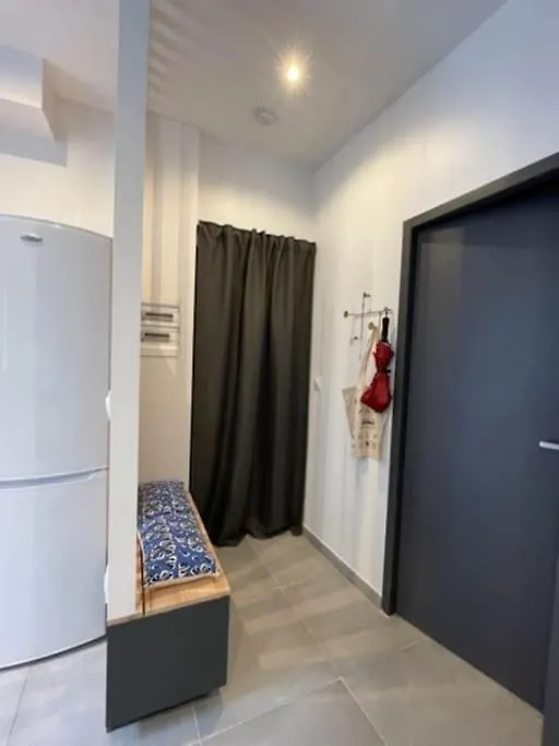 Marseille Cote Cour Daire
