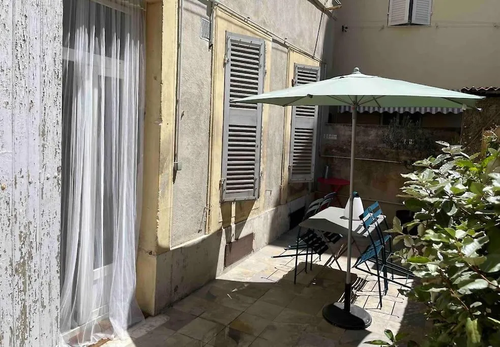 Апартаменты Marseille Cote Cour
