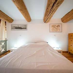 Air-conditioned Loft In The Heart Of The Old Port Marseilles